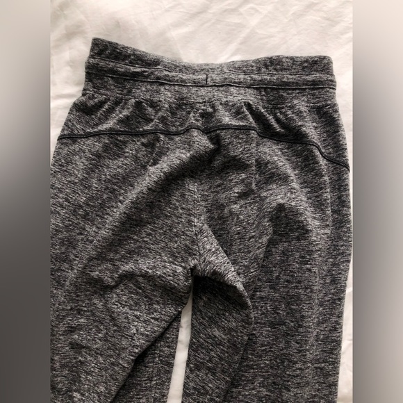 Lululemon soft joggers. In grey. - Picture 4 of 4